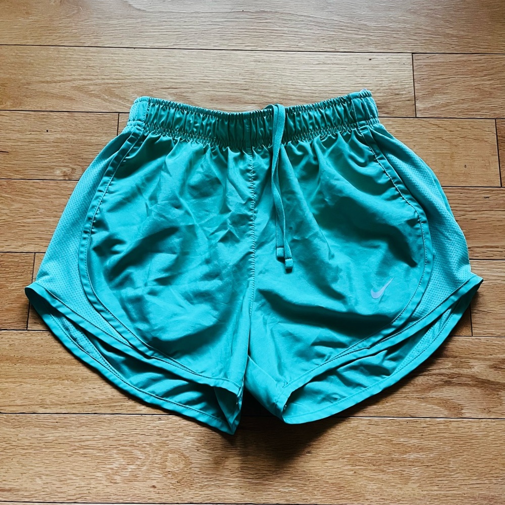 Nike Women's Dry tempo green running shorts